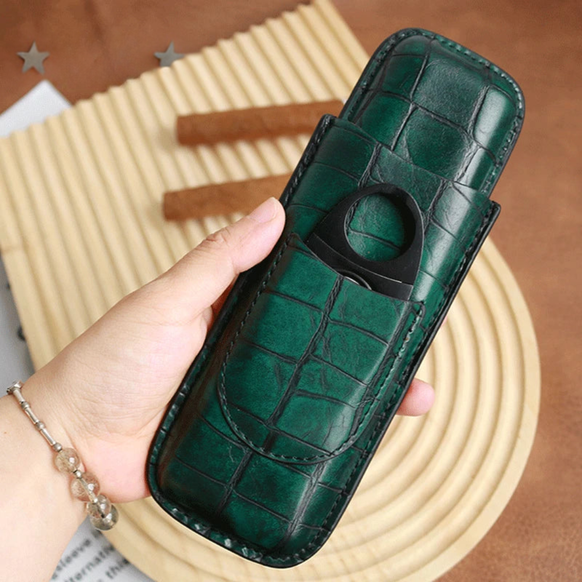 Étui à Cigare Crocodile – Luxe & Voyage