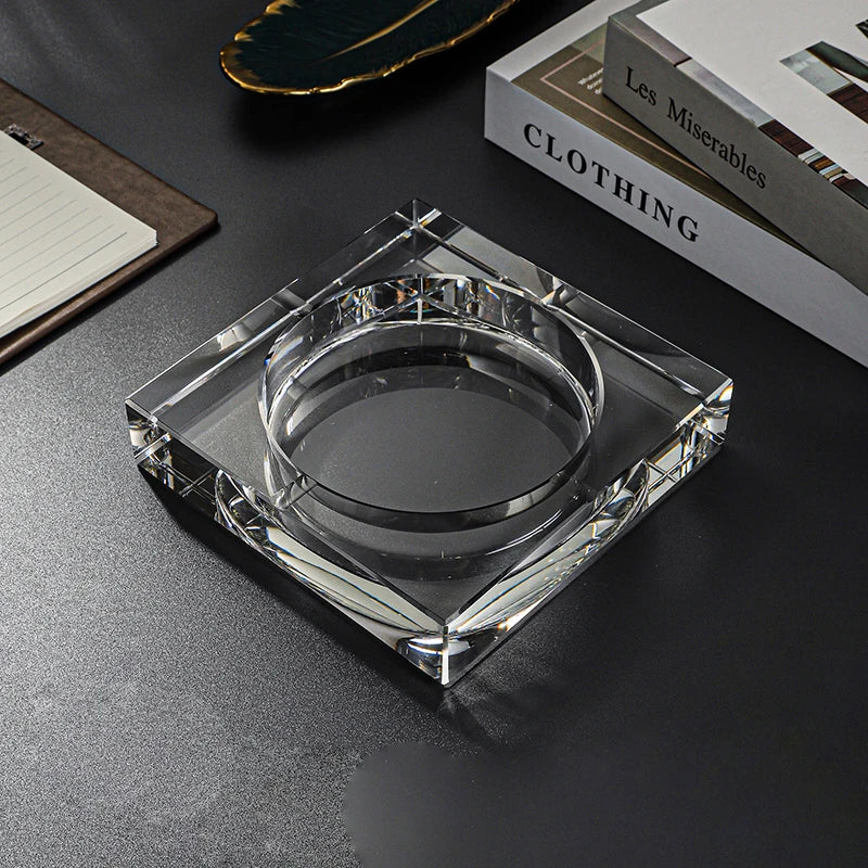 Cendrier Prisma – Verre et Élégance