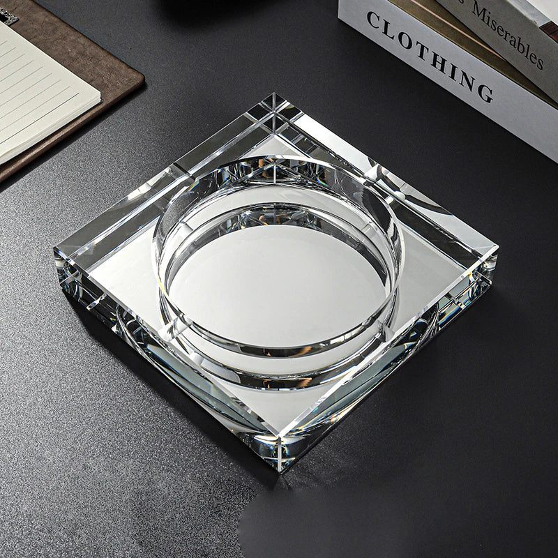 Cendrier Prisma – Verre et Élégance