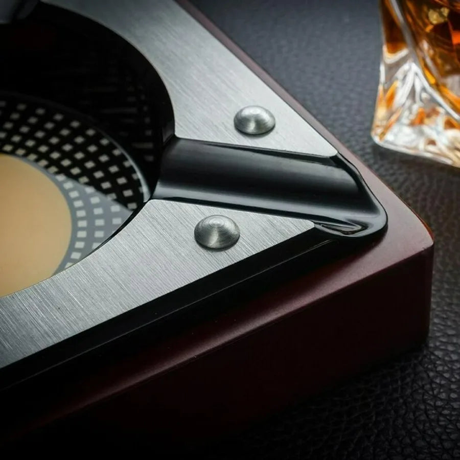 Cendrier Orion – Bois Noble & Alliage Métallique