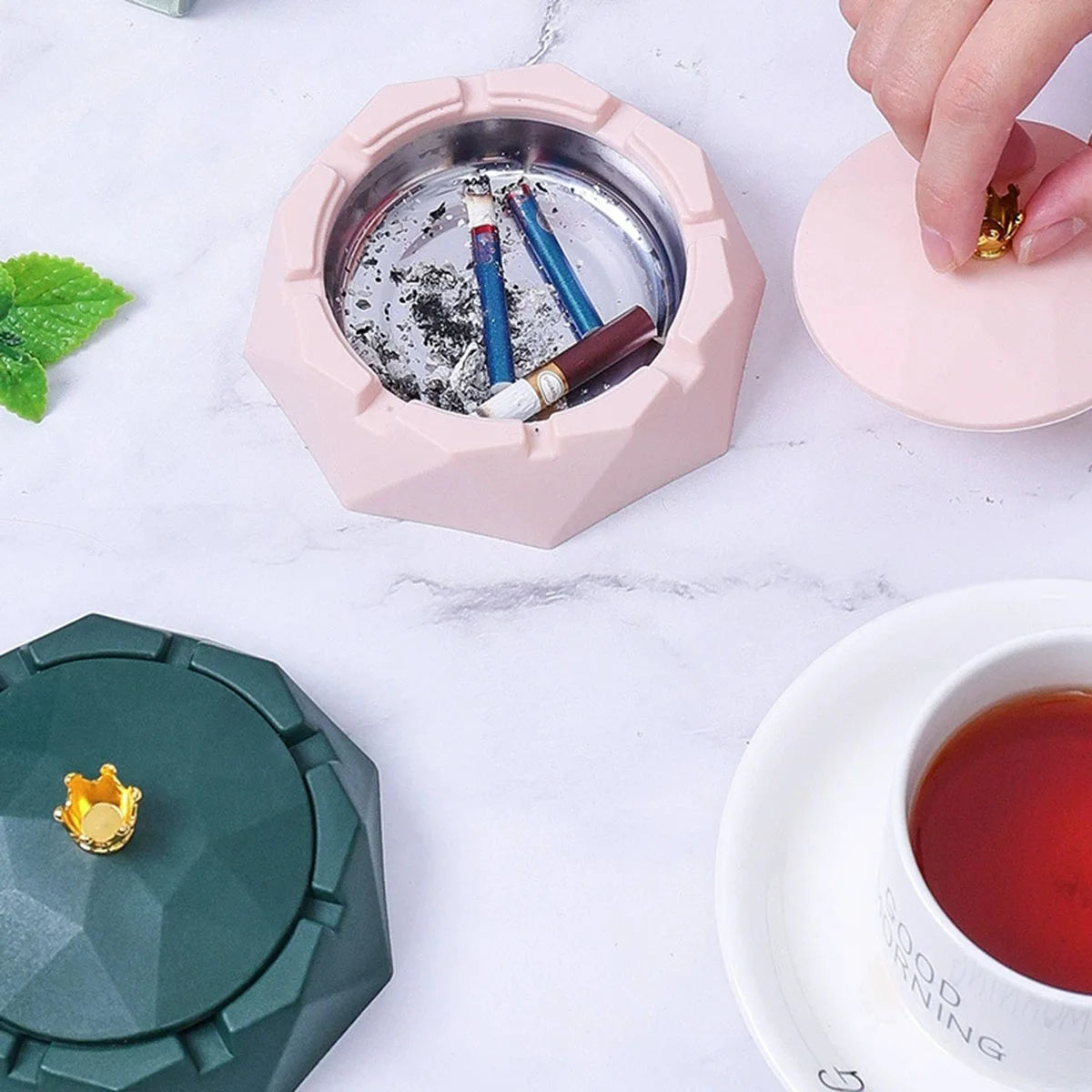 Cendrier Royal – Design Nordique & Finitions Dorées