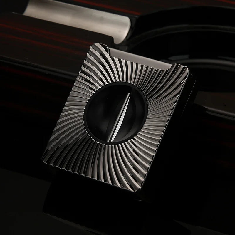 Coupe-Cigare Lame Sculptée – Métal et Précision