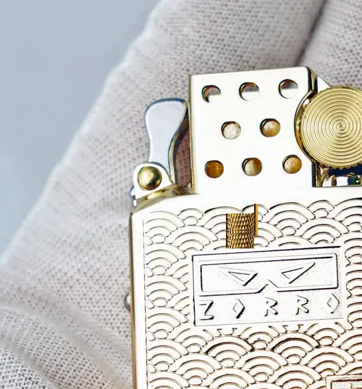 Briquet Old Flame – Finition Dorée et Argentée